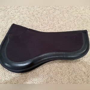Still available. Used Horse Equifit IMPACTEQ® HALF PAD